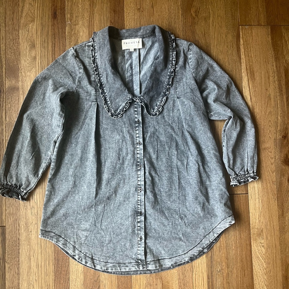 NWOT Gray Black Faded Denim Shirt Dress Chelsea Ruffle Collar Women’s Sz S Farm